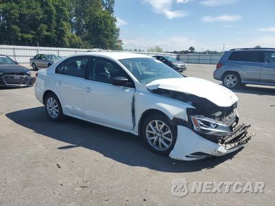 Czwarte zdjęcie samochodu z boku: 2015 VOLKSWAGEN JETTA SE VIN:3VWD17AJ2FM317490 - miniatura