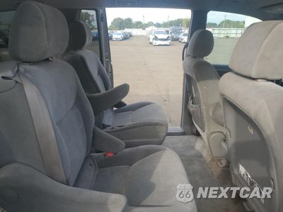 Zdjęcie 11 z 15 samochodu: 2005 TOYOTA SIENNA CE VIN:5TDZA23C85S276050 - miniatura