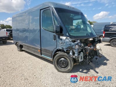 Czwarte zdjęcie samochodu z boku: 2022 RIVIAN EDV 700 VIN:7FCEHDB7XNN000799 - miniatura