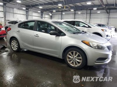Czwarte zdjęcie samochodu z boku: 2014 KIA FORTE LX VIN:KNAFX4A6XE5166758 - miniatura