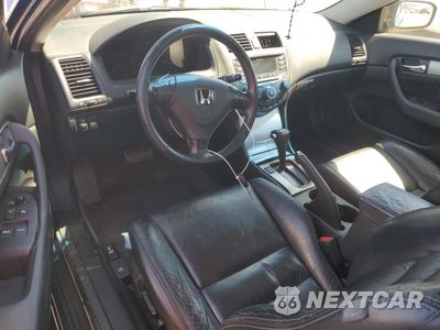 Zdjęcie 8 z 14 samochodu: 2004 HONDA ACCORD EX VIN:1HGCM82684A011105 - miniatura