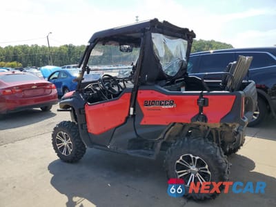 Trzecie zdjęcie samochodu z tyłu: 2019 HONDA SXS1000 M5 VIN:1HFVE042XK4300293 - miniatura