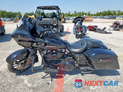 Trzecie zdjęcie samochodu z tyłu: 2018 HARLEY-DAVIDSON FLTRXS ROAD GLIDE SPECIAL VIN:1HD1KTC1XJB614613 - miniatura