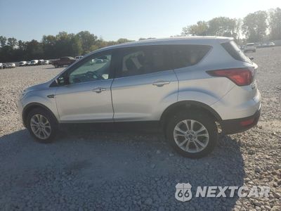 Drugie zdjęcie samochodu z przodu: 2019 FORD ESCAPE SE VIN:1FMCU9GD1KUC48683 - miniatura