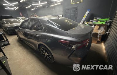 Trzecie zdjęcie samochodu z tyłu: 2024 TOYOTA CAMRY SE NIGHT SHADE VIN:4T1G11AK4RU899030 - miniatura