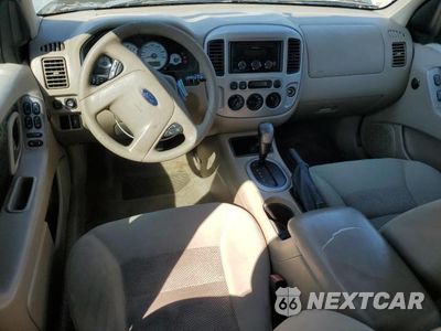 Zdjęcie 8 z 13 samochodu: 2007 FORD ESCAPE XLT VIN:1FMYU03177KA24527 - miniatura