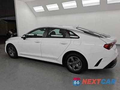 Drugie zdjęcie samochodu z przodu: 2023 KIA K5 LXS VIN:5XXG14J25PG204806 - miniatura