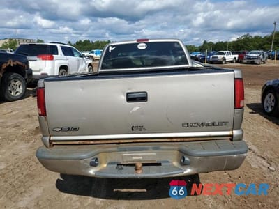 Zdjęcie 6 z 12 samochodu: 2000 GMC SONOMA VIN:1GTDT19W5Y8121285 - miniatura