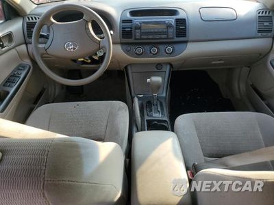 Zdjęcie 8 z 12 samochodu: 2005 TOYOTA CAMRY LE VIN:4T1BE32K75U082802 - miniatura