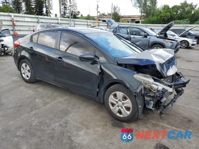 Czwarte zdjęcie samochodu z boku: 2016 KIA FORTE LX VIN:KNAFK4A60G5502970 - miniatura