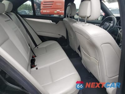 Zdjęcie 10 z 12 samochodu: 2012 MERCEDES-BENZ C 250 VIN:WDDGF4HB0CR221582 - miniatura