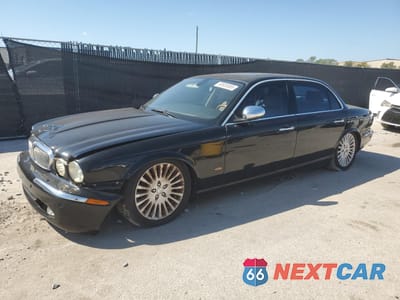 2007 JAGUAR VANDENPLAS SAJWA82B67SH16957 - główne zdjęcie licytacji z USA - miniatura