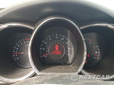 Zdjęcie 9 z 14 samochodu: 2011 KIA OPTIMA LX VIN:KNAGM4A76B5066044 - miniatura
