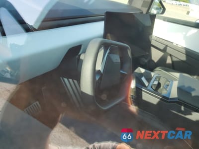 Zdjęcie 9 z 13 samochodu: 2024 TESLA CYBERTRUCK VIN:7G2CEHED5RA032007 - miniatura