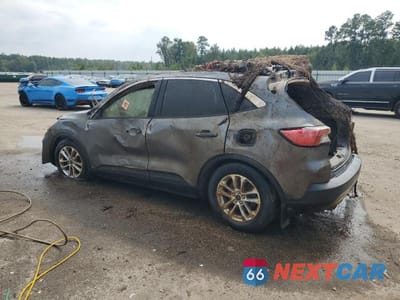 Drugie zdjęcie samochodu z przodu: 2022 FORD ESCAPE SE VIN:1FMCU0G6XNUB98724 - miniatura