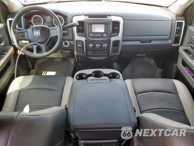 Zdjęcie 8 z 13 samochodu: 2018 RAM 3500 SLT VIN:3C63RRHL8JG407350 - miniatura
