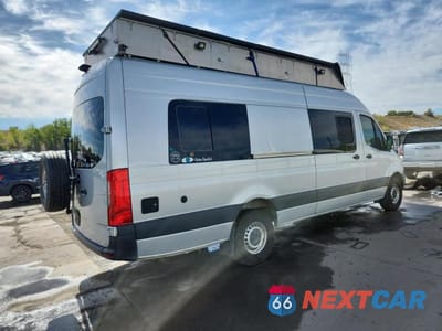 Trzecie zdjęcie samochodu z tyłu: 2019 MERCEDES-BENZ C2500 SPRINTER RECREATIONAL VEHICLE VIN:WD4PF1CD2KP187906 - miniatura