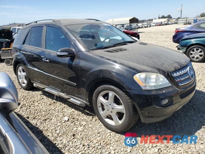 Czwarte zdjęcie samochodu z boku: 2006 MERCEDES-BENZ ML 350 VIN:4JGBB86E06A005718 - miniatura