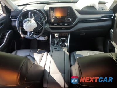 Zdjęcie 8 z 12 samochodu: 2021 TOYOTA HIGHLANDER XLE VIN:5TDGZRBH0MS129094 - miniatura