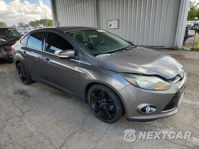 Czwarte zdjęcie samochodu z boku: 2013 FORD FOCUS TITANIUM VIN:1FADP3J25DL363080 - miniatura