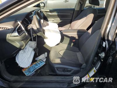 Zdjęcie 7 z 12 samochodu: 2018 TOYOTA CAMRY L VIN:4T1B11HK3JU643921 - miniatura