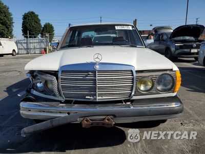 Piąte zdjęcie samochodu w środku: 1982 MERCEDES-BENZ 300 DT VIN:WDBAB33A5CB003942 - miniatura