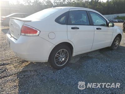 Trzecie zdjęcie samochodu z tyłu: 2010 FORD FOCUS SE VIN:1FAHP3FN0AW285886 - miniatura