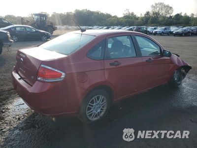 Trzecie zdjęcie samochodu z tyłu: 2010 FORD FOCUS SE VIN:1FAHP3FN3AW116722 - miniatura