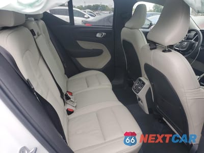 Zdjęcie 10 z 12 samochodu: 2023 VOLVO XC40 PLUS VIN:YV4L12UW2P2020802 - miniatura