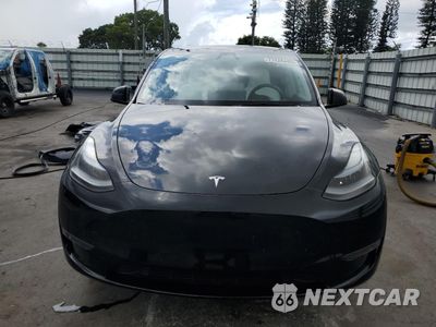Piąte zdjęcie samochodu w środku: 2024 TESLA MODEL Y VIN:7SAYGDEEXRA220836 - miniatura
