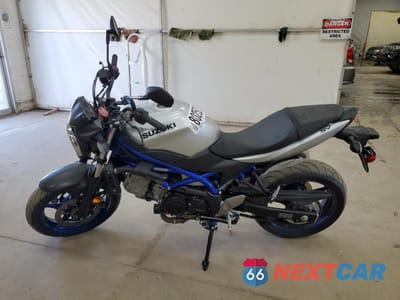 Trzecie zdjęcie samochodu z tyłu: 2020 SUZUKI SV650 VIN:JS1VP55A4L7100401 - miniatura