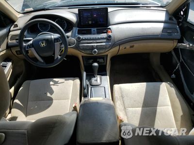 Zdjęcie 8 z 12 samochodu: 2010 HONDA ACCORD LX VIN:1HGCP2F30AA045197 - miniatura