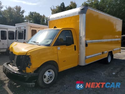 2021 GMC SAVANA CUT - BOX TRUCK 7GZ37TC77MN004822 - główne zdjęcie licytacji z USA - miniatura