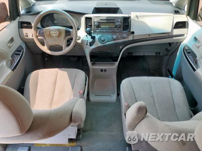 Zdjęcie 8 z 13 samochodu: 2012 TOYOTA SIENNA VIN:5TDZK3DC1CS228159 - miniatura