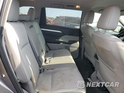 Zdjęcie 10 z 13 samochodu: 2014 TOYOTA HIGHLANDER LE VIN:5TDBKRFH1ES067344 - miniatura