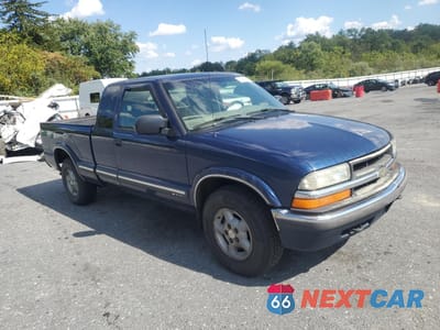 Czwarte zdjęcie samochodu z boku: 2002 CHEVROLET S TRUCK S10 VIN:1GCDT19WX28174488 - miniatura