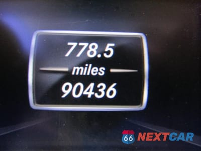 Zdjęcie 8 z 10 samochodu: 2015 MERCEDES-BENZ G 550 VIN:WDCYC3HF2FX229XXX - miniatura