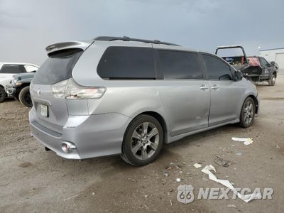 Trzecie zdjęcie samochodu z tyłu: 2013 TOYOTA SIENNA SPO VIN:5TDXK3DC8DS313346 - miniatura