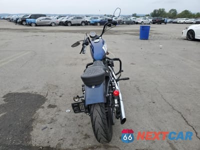 Czwarte zdjęcie samochodu z boku: 2012 HARLEY-DAVIDSON XL883 IRON 883 VIN:1HD4LE214CC404707 - miniatura