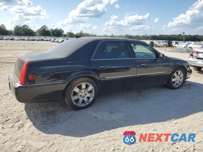Trzecie zdjęcie samochodu z tyłu: 2010 CADILLAC DTS PLATINUM VIN:1G6KP5E9XAU120393 - miniatura