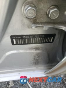 Zdjęcie 12 z 14 samochodu: 2007 KIA OPTIMA LX VIN:KNAGE124175122110 - miniatura