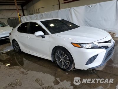 Czwarte zdjęcie samochodu z boku: 2020 TOYOTA CAMRY SE VIN:4T1G11AK7LU884285 - miniatura