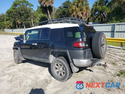 Drugie zdjęcie samochodu z przodu: 2014 TOYOTA FJ CRUISER VIN:JTEZU4BF6EK013735 - miniatura