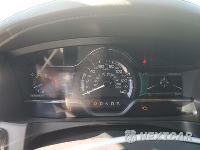 Zdjęcie 9 z 13 samochodu: 2016 LINCOLN MKS VIN:1LNHL9EK0GG602242 - miniatura