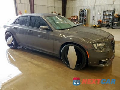 Czwarte zdjęcie samochodu z boku: 2022 CHRYSLER 300 TOURING L VIN:2C3CCADG9NH236879 - miniatura