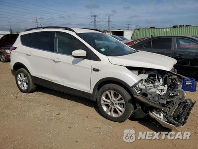 Czwarte zdjęcie samochodu z boku: 2018 FORD ESCAPE SE VIN:1FMCU9GDXJUA50067 - miniatura
