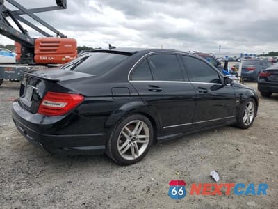 Trzecie zdjęcie samochodu z tyłu: 2012 MERCEDES-BENZ C 250 VIN:WDDGF4HB0CR221582 - miniatura