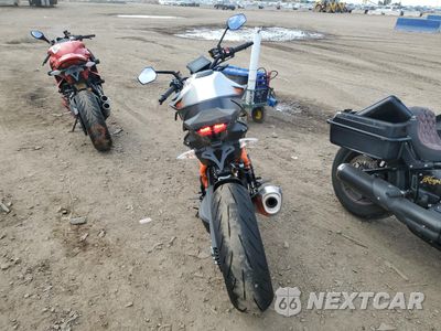 Czwarte zdjęcie samochodu z boku: 2023 KTM 1290 SUPER DUKE R VIN:VBKV3940XPM967275 - miniatura