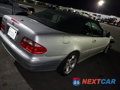 Trzecie zdjęcie samochodu z tyłu: 2003 MERCEDES-BENZ CLK 320 VIN:WDBLK65G23T143243 - miniatura