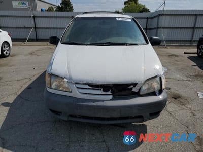 Piąte zdjęcie samochodu w środku: 2002 TOYOTA SIENNA CE VIN:4T3ZF19CX2U438189 - miniatura